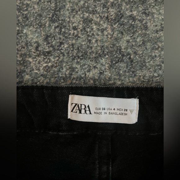 Zara Slight Flared Bottom Jeans - Picture 2 of 3